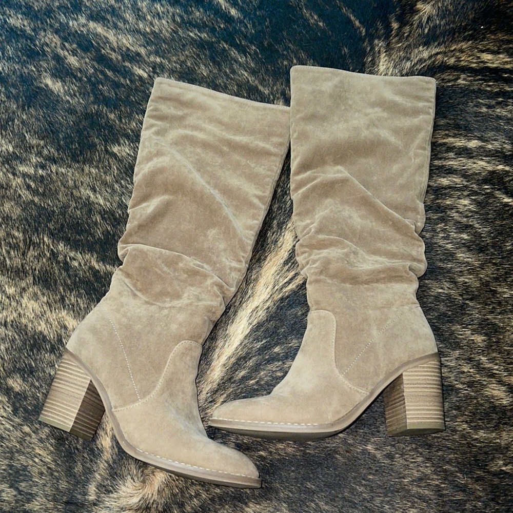 Universal Threads Slouchy Tan/Brown Boots